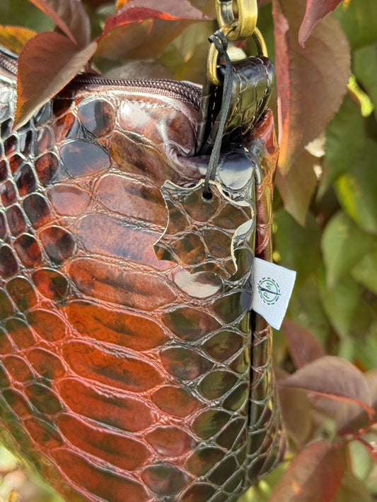 Bolsa em Couro – Castanha com Textura Reptiliana