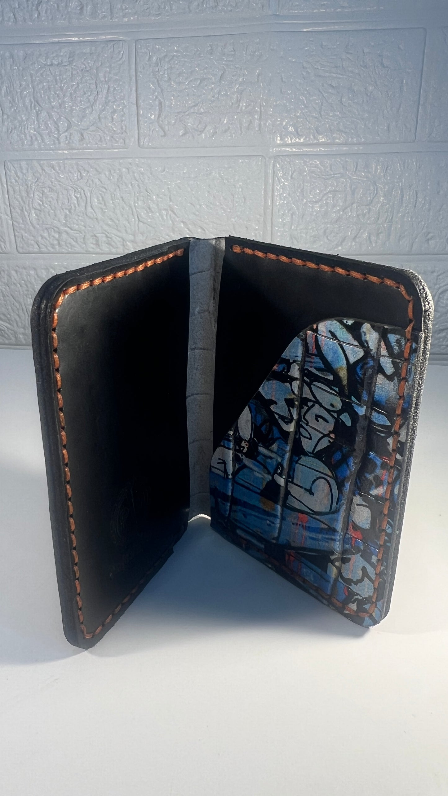 Porta Cartões “Urban Art” – Couro com Estampa Arte Urbana