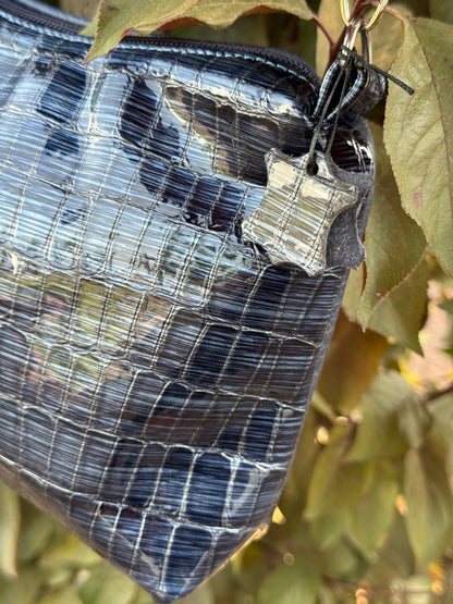 Bolsa em Couro – Azul com Detalhe Reptiliano