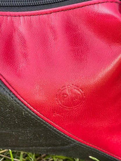 Bolsa em Couro – Preta com Detalhe Vermelho