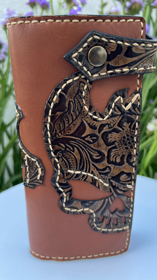 Carteira em Couro - com Aplicações Florais e Caveira