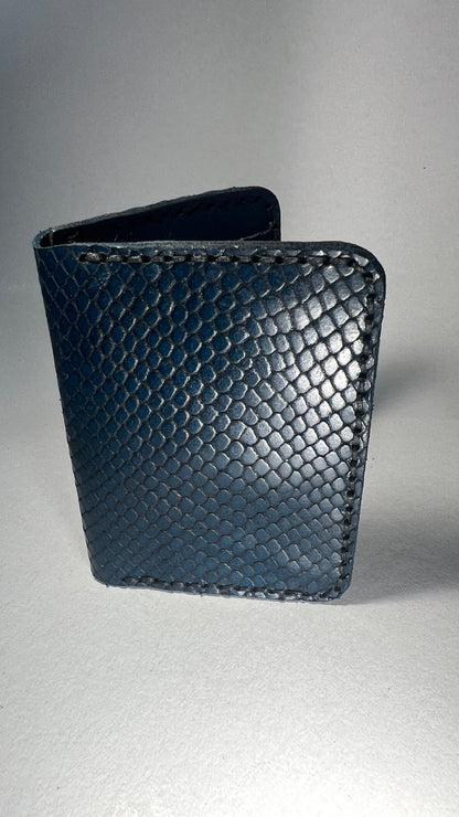Porta Cartões em Couro – Azul com Padrão Piton