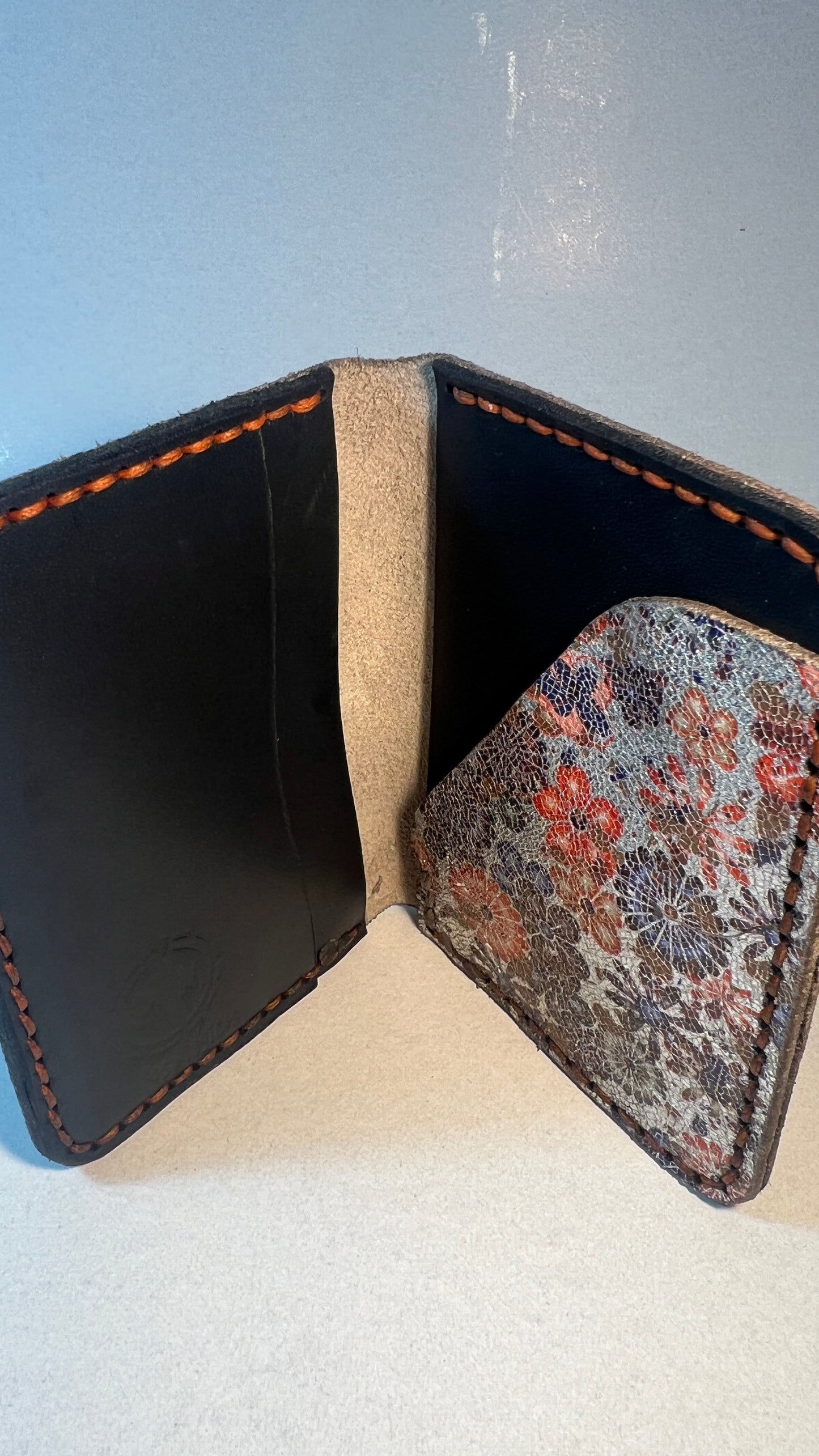 Porta Cartões em Couro - Floral Prateado