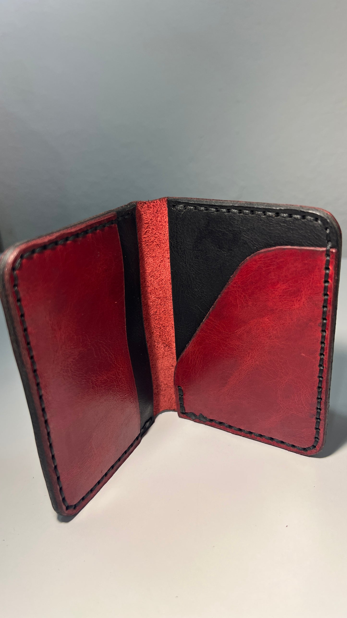 Porta Cartões em Couro  – Padrão Vermelho Clássico