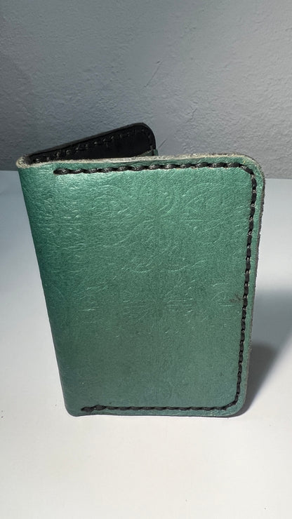 Porta Cartões em Couro - Padrão Verde com Acabamento Suave