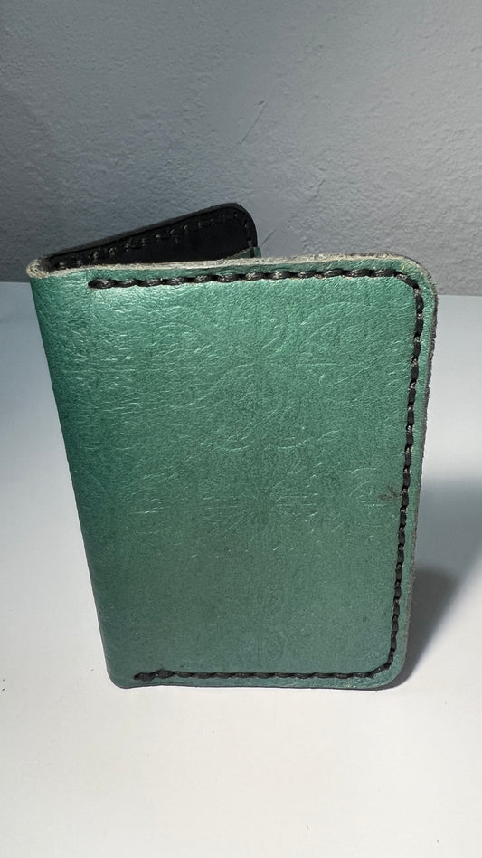 Porta Cartões em Couro - Padrão Verde com Acabamento Suave