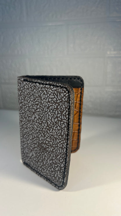 Porta Cartões em Couro “Stone Texture” – Efeito Craquelado Cinza