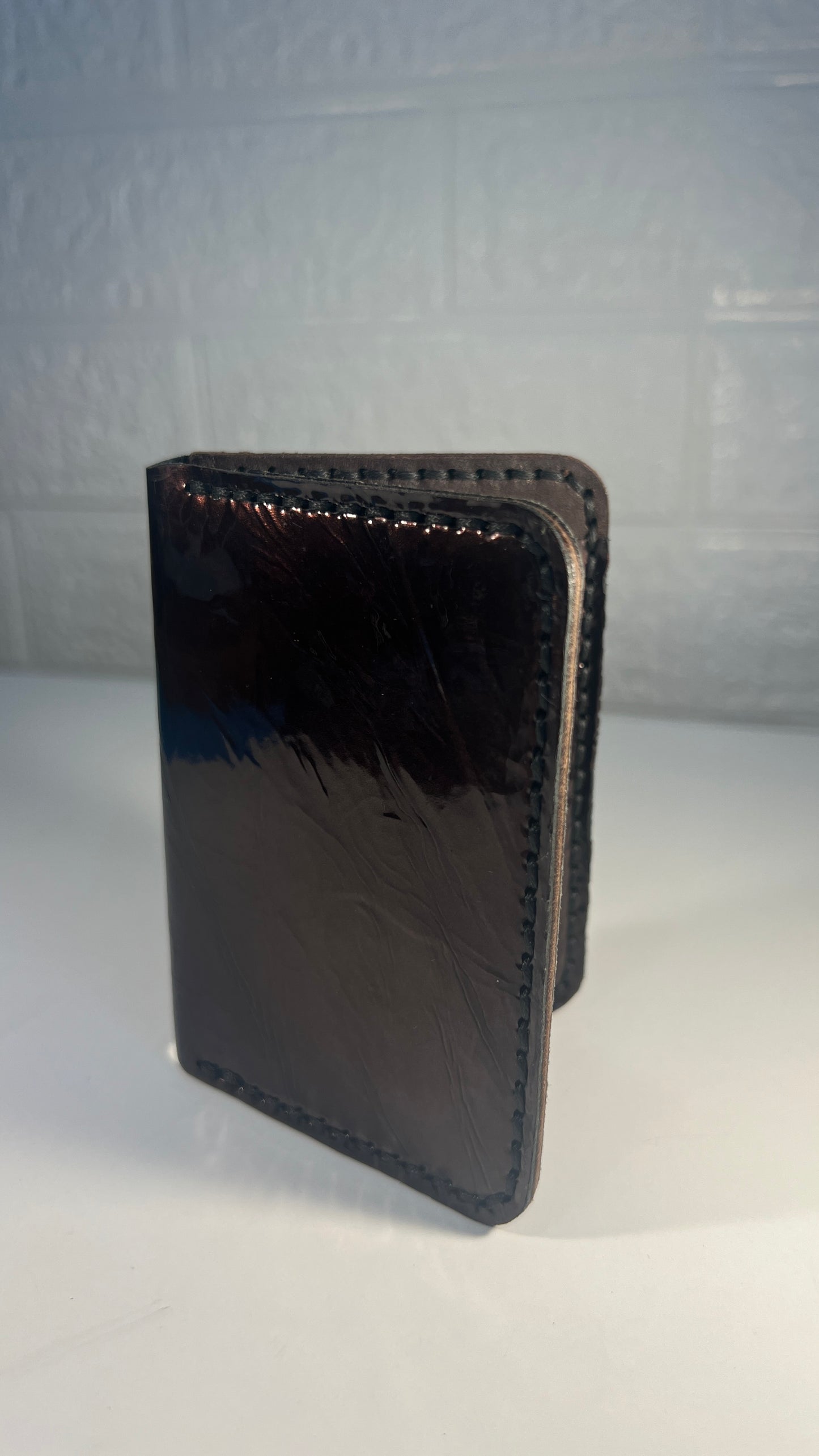 Porta Cartões em Couro “Vintage Gold” – Padrão Clássico Castanho Dourado