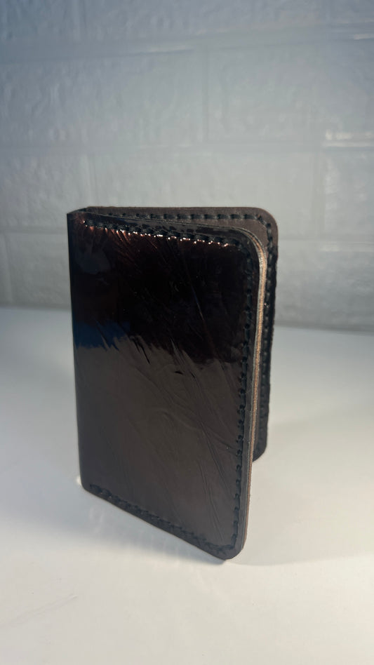 Porta Cartões em Couro “Vintage Gold” – Padrão Clássico Castanho Dourado