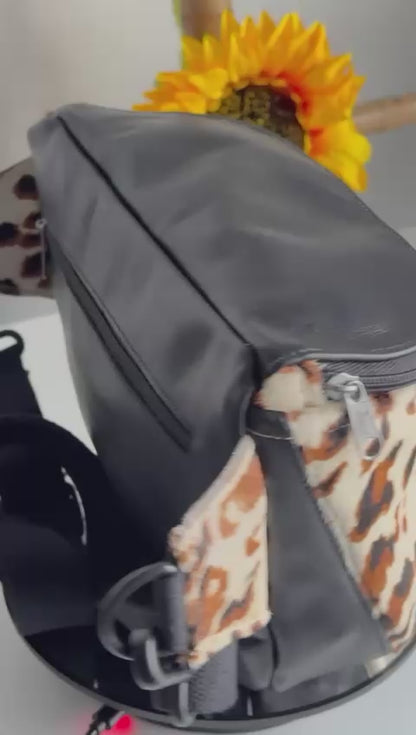 Bolsa de Cintura em Couro e Pelo com Padrão Leopardo – Estilo Marcante e Exclusivo